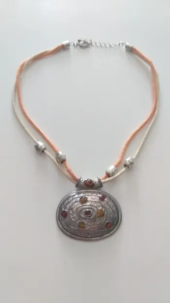 Collier fantaisie