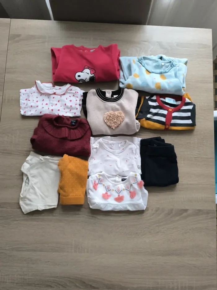 Lot 11 vêtements 1-3 mois fille