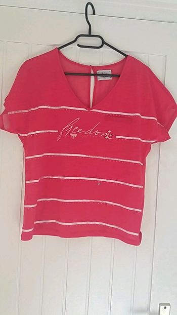 joli haut la mode est a vous lmv 🌺