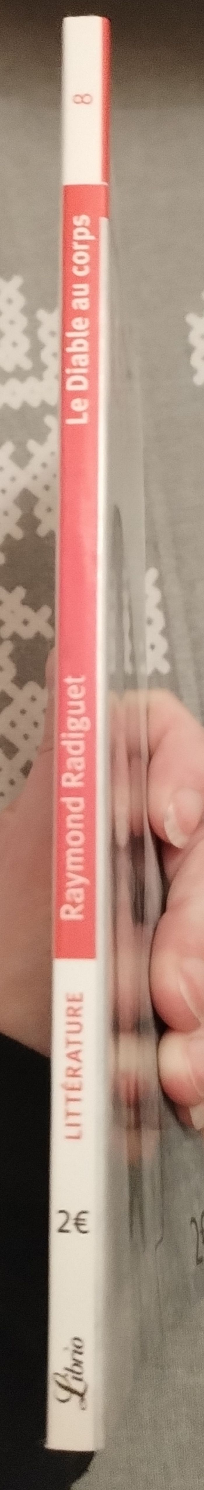 Livre " Le diable au corps " - photo numéro 3