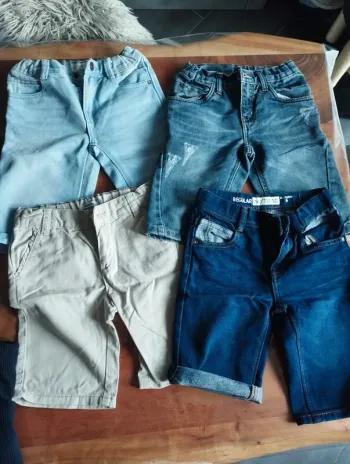 Lot garçon shorts et veste 6 ans