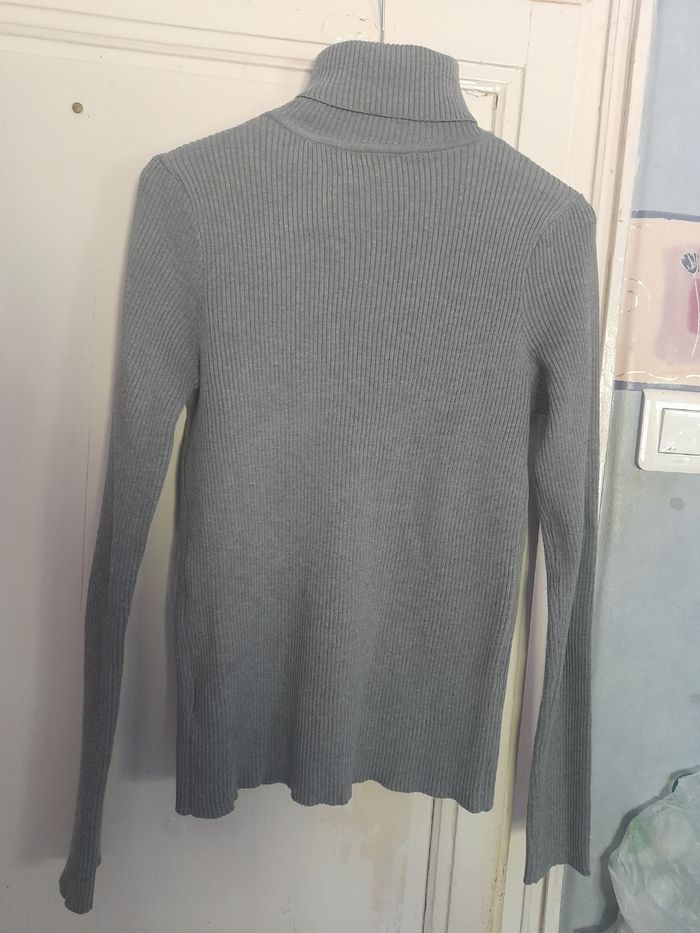 Pull gris côtelé à col roulé, taille M - photo numéro 2