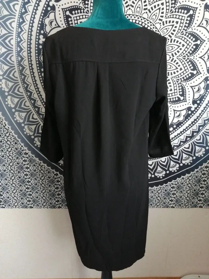 Robe noire manches trois quart col v / camaïeu / (M) - photo numéro 5
