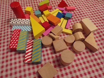 Lot 46 cubes en bois constructions