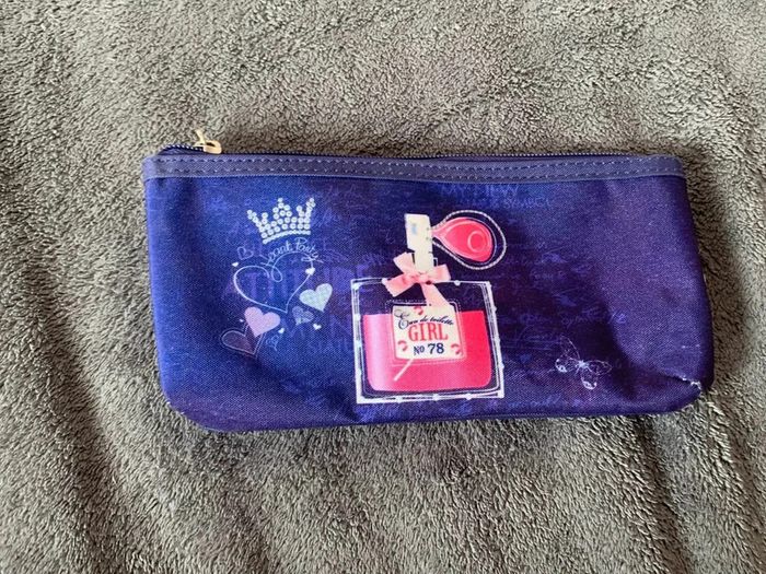 Trousse scolaire plate "Parfum Girl"