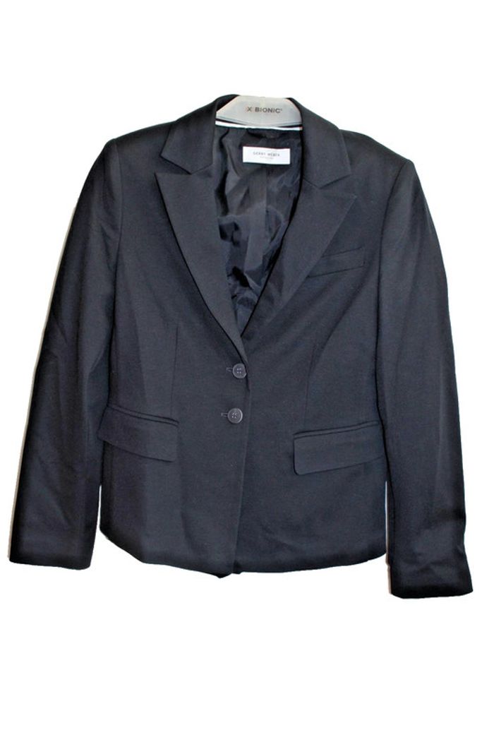 veste blazer chic coupe légèrement cintré  marque gerry weber taille indiquée 38 peut aller a un 40