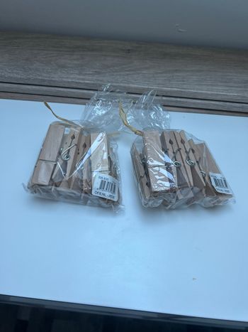 2 lots de 12 pinces en bois neuves