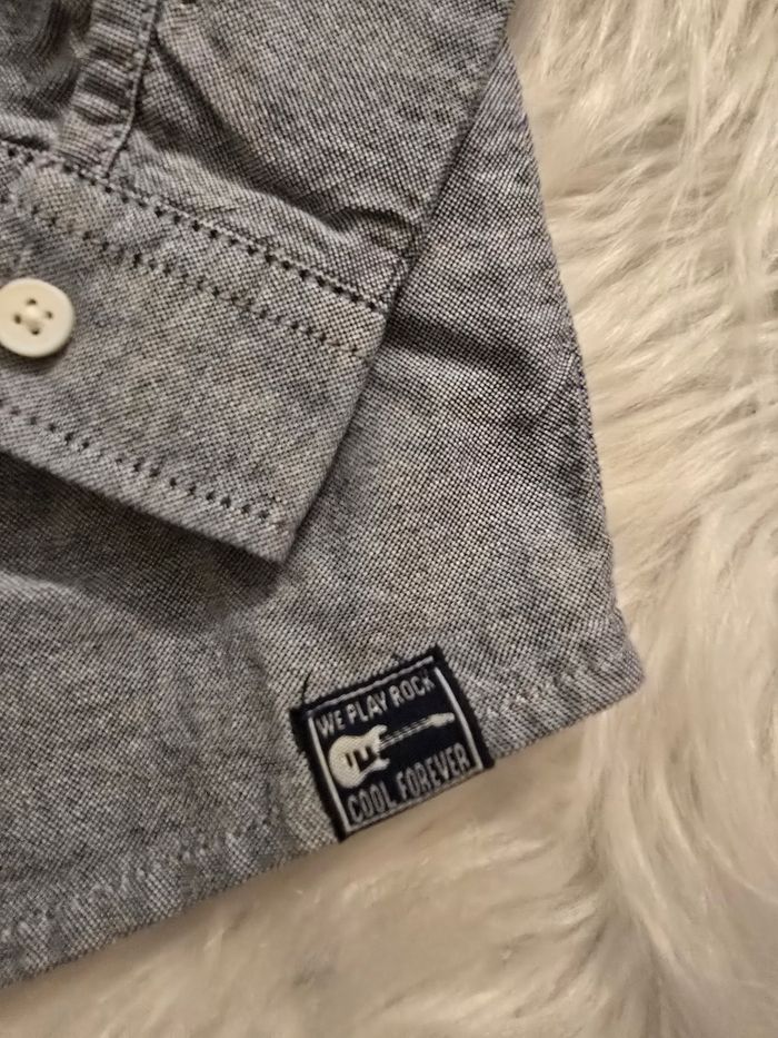 NEUVE (non portée)  🥳😍🤩💙 superbe chemise 3 ans garçon (automne/hiver) 😍🤩💙💙 - photo numéro 2