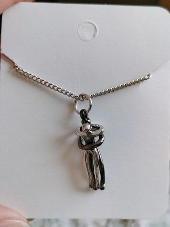 Pendentif couple d'amoureux et chaîne argenté
