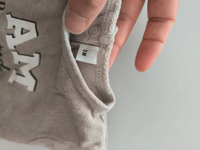 Pyjamas 3 mois taupe - photo numéro 3