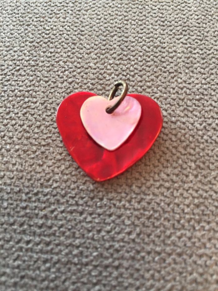 Pendentif nacré en forme de cœur