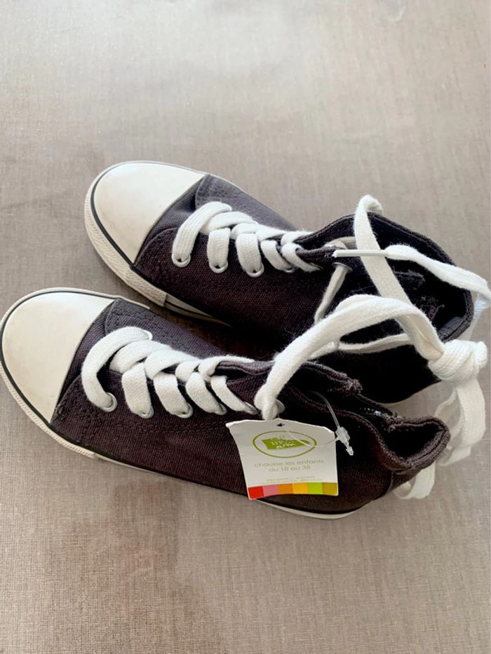 Basket en toile enfant avec fermeture facile sur le côté - photo numéro 3