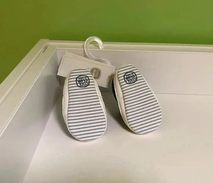 Chaussons chaussures taille 18 scratch - photo numéro 3