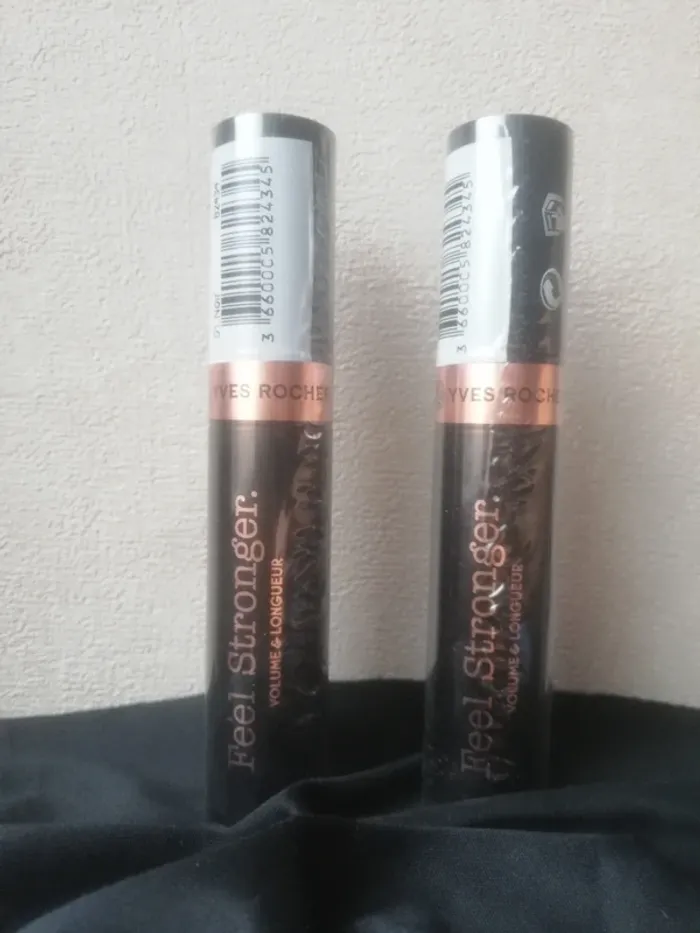 Lot de deux tubes de mascara