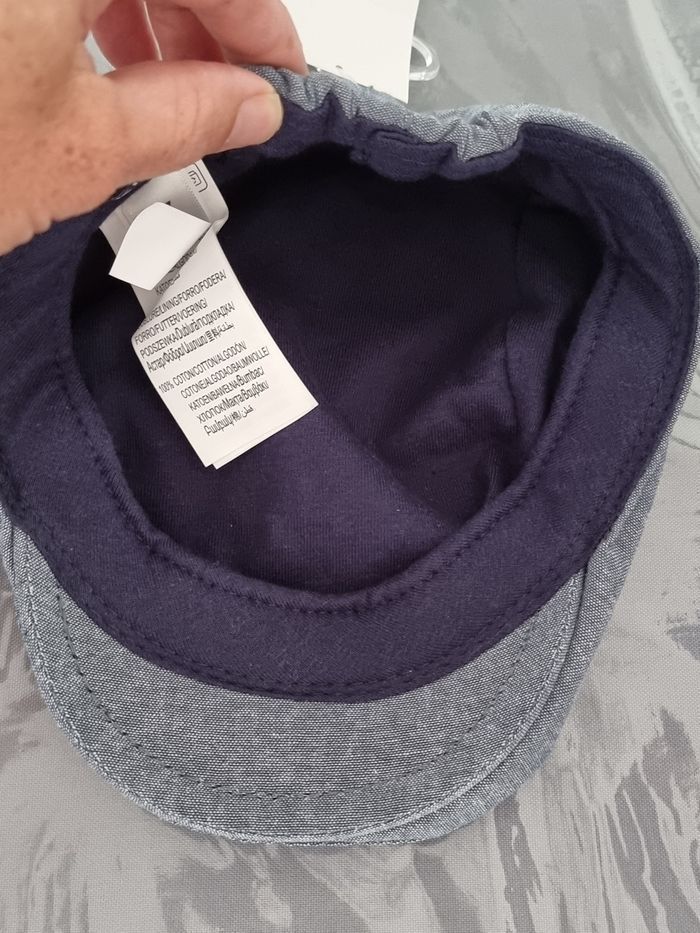 LOT NEUF🏷😍🥰💙💙 12 MOIS GARÇON  SANDALES ET BERET💙💙😍🥰 - photo numéro 2