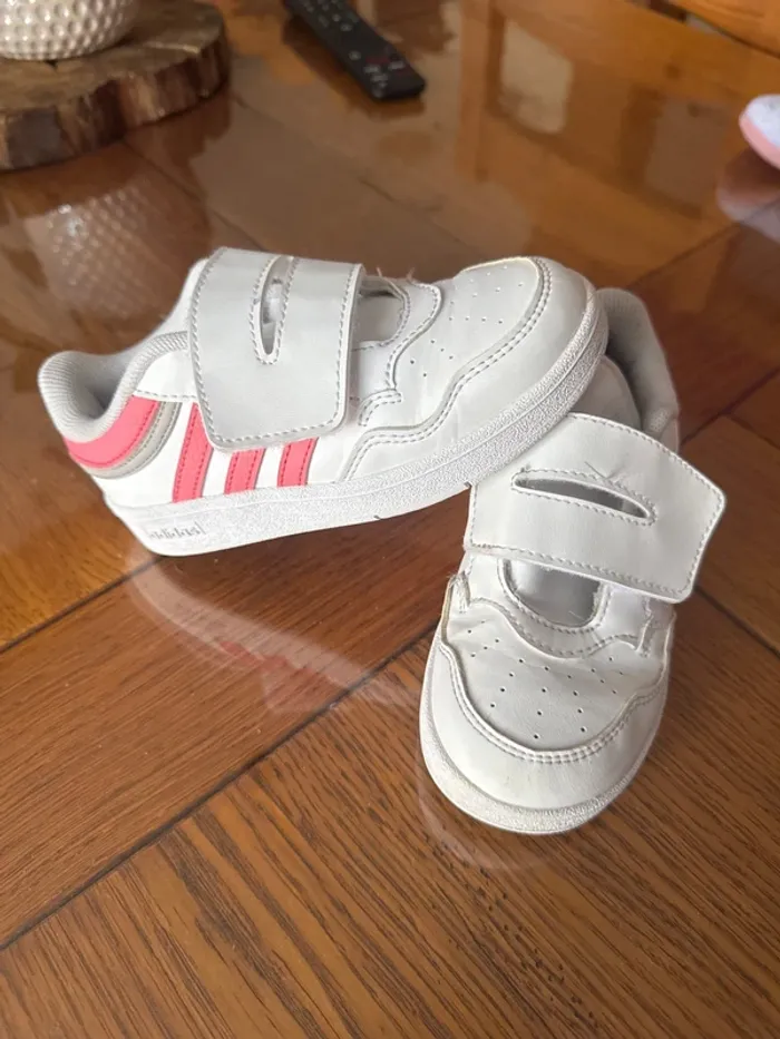 Basket   Fille adidas  pointure 27