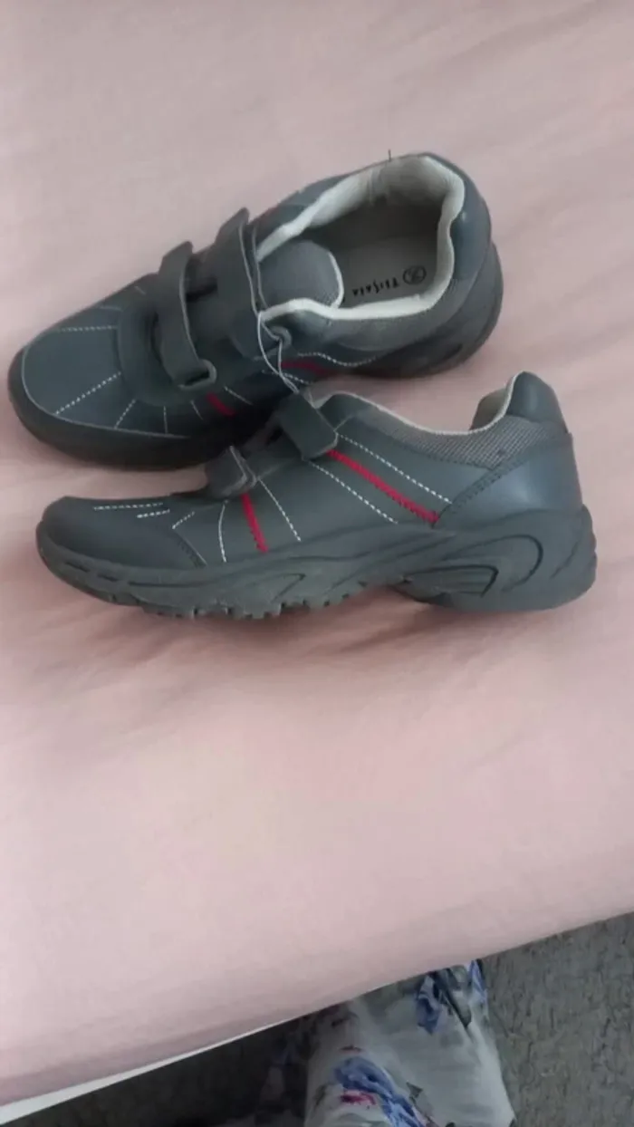 Paire de basket noire - photo numéro 2