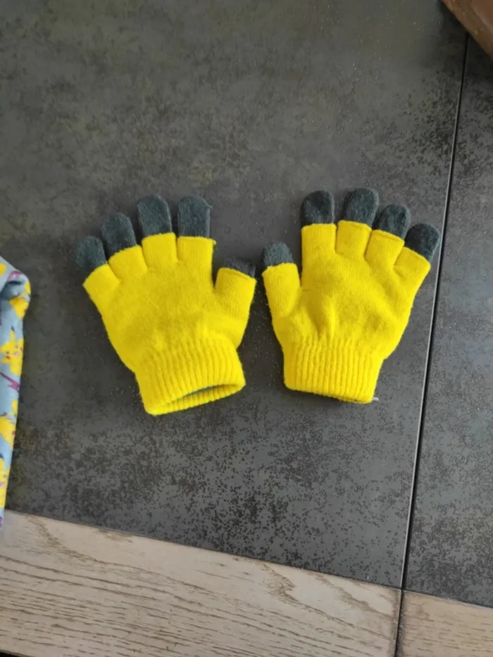 Tour de cou et gants pokémon - photo numéro 5