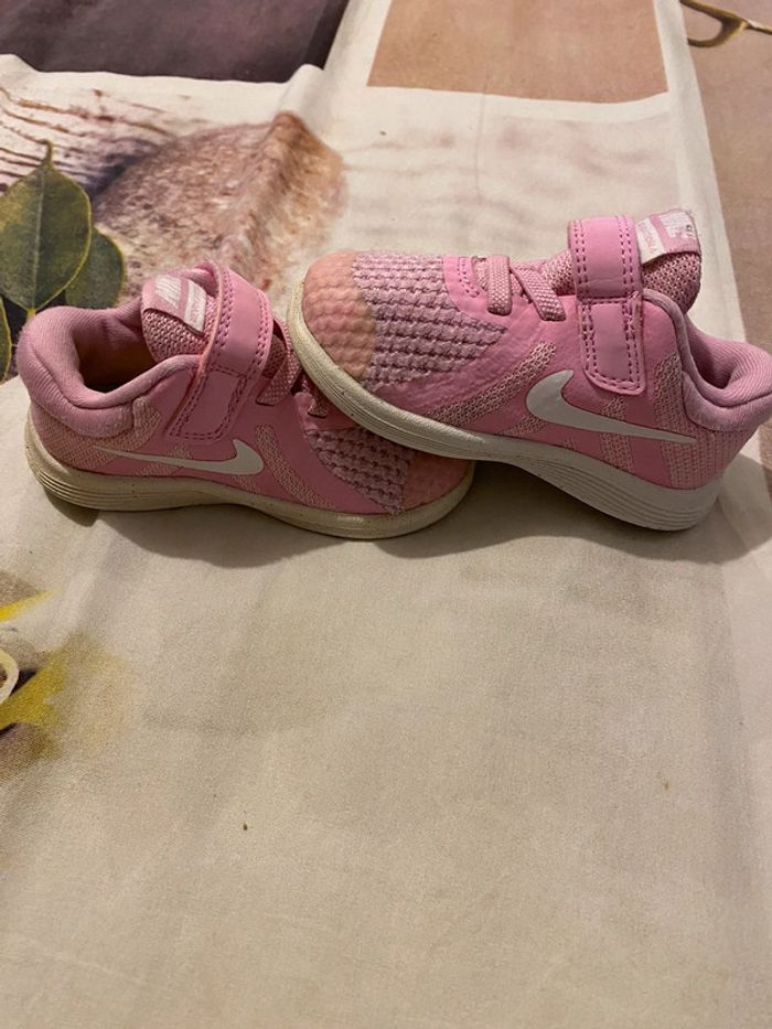 Nike : Basket fille taille 22 - photo numéro 2