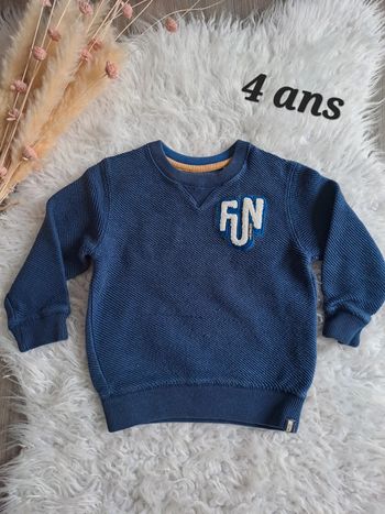 Sweat okaidi 4ans