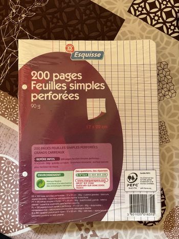 Feuilles simples perforées