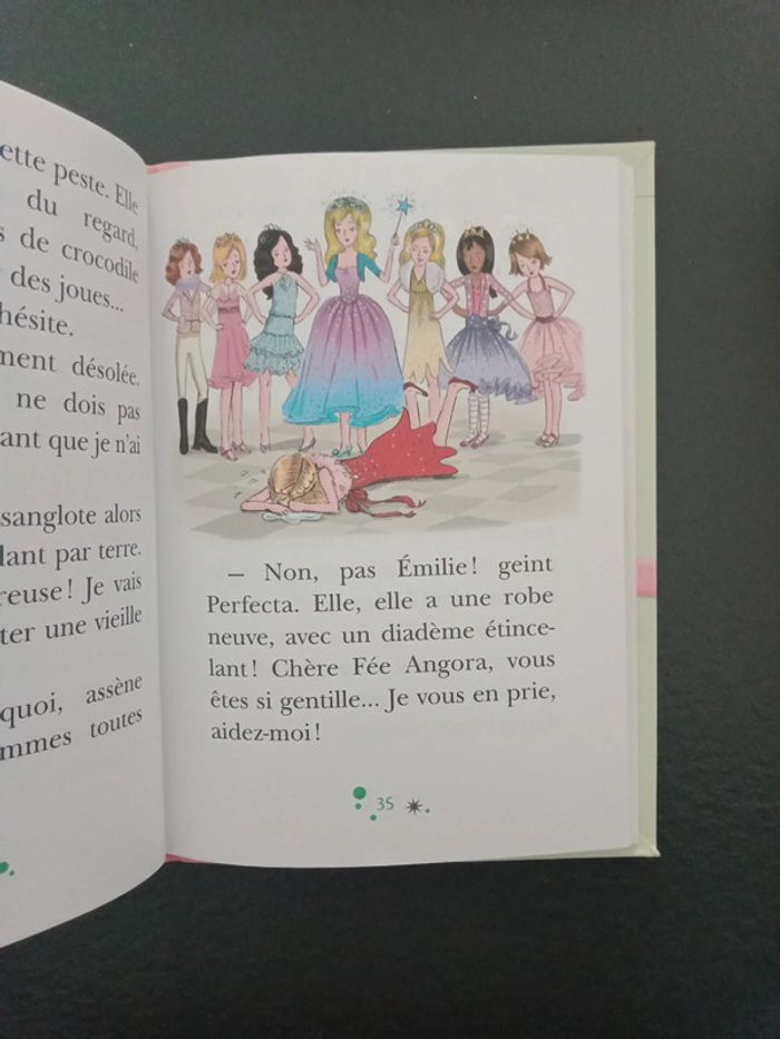 Princesse academy princesse Émilie et l'apprentie fee - photo numéro 3