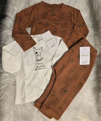 (Neufs non portés)🏷🥰💙💙 superbe ensemble teeshirts ml et pantalon molleton et molletonné 12mois Garçon