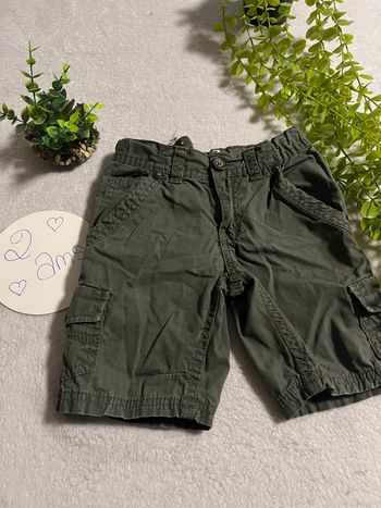 Très beau short pantacourt garçon