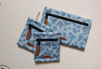Lot de 3 pochettes bleues grises