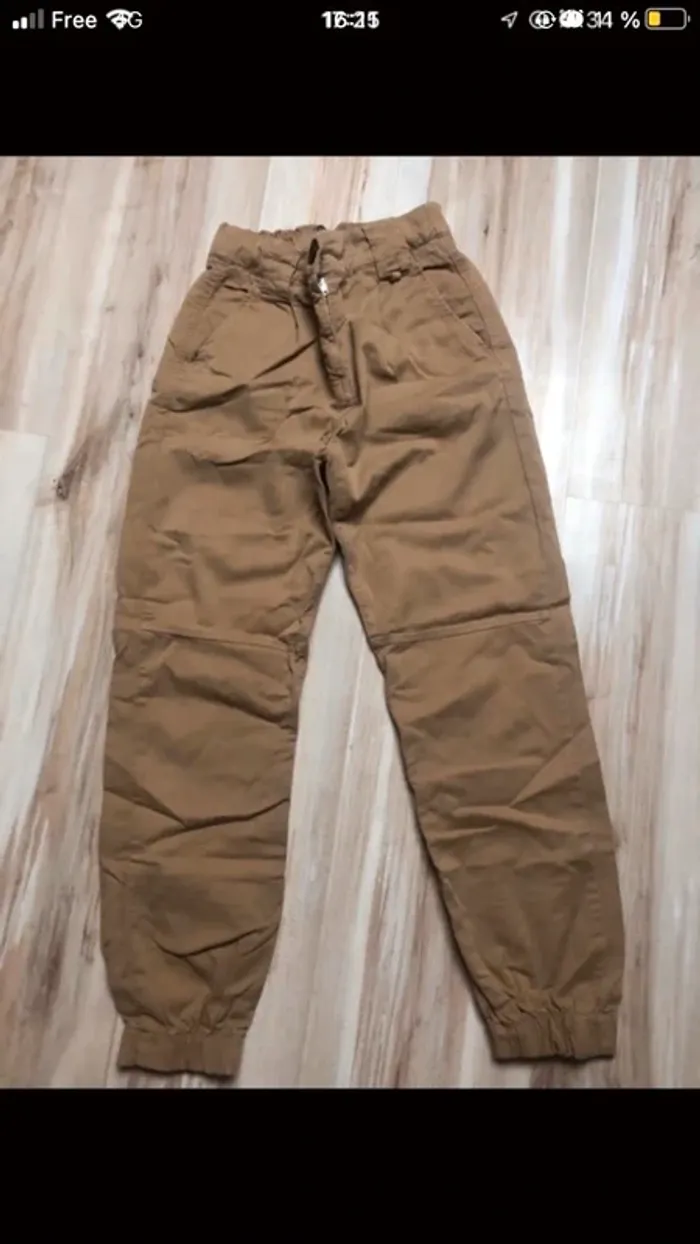 cargo bershka beige