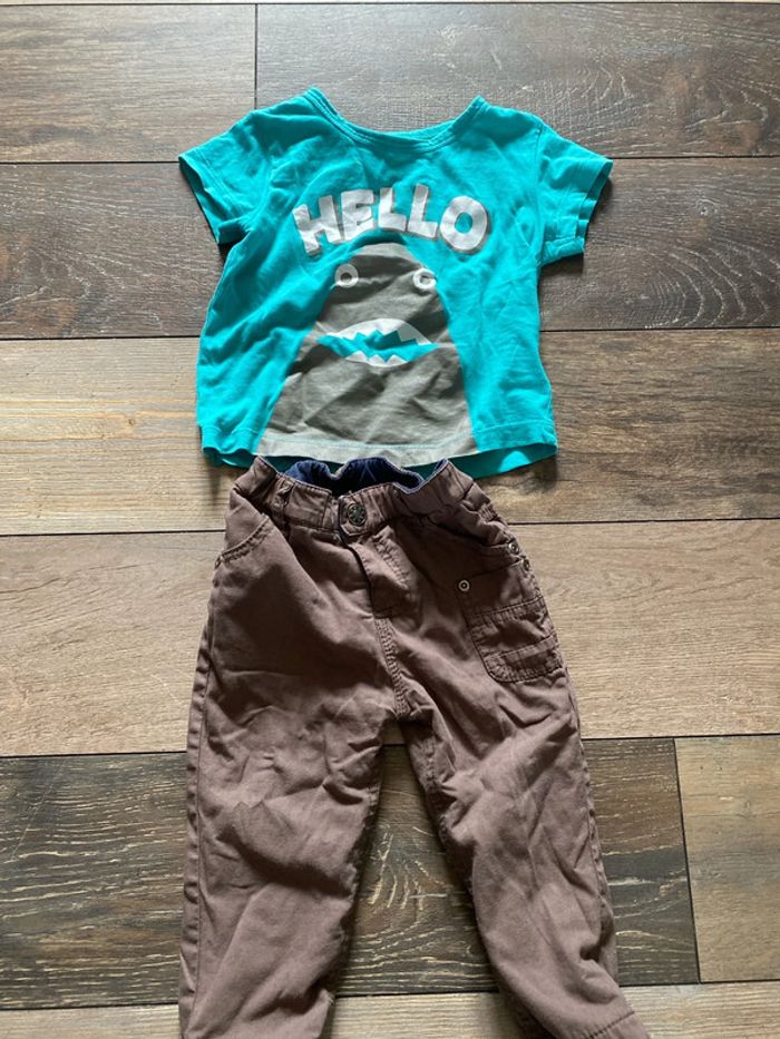 Ensemble pantalon et t-shirt requin 18 mois
