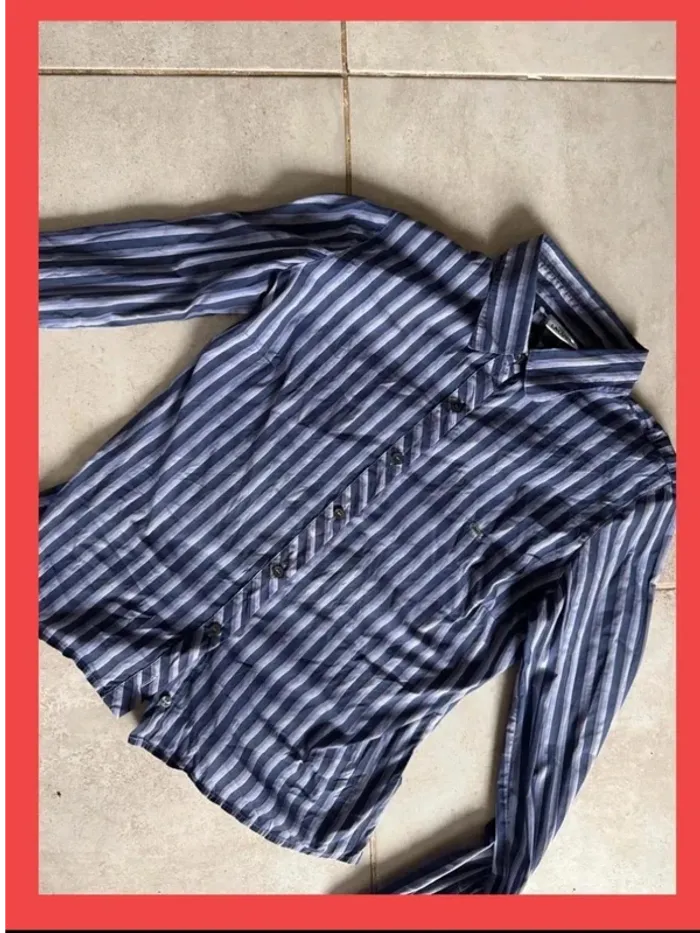 Petits prix :)  Chemise neuve - photo numéro 2