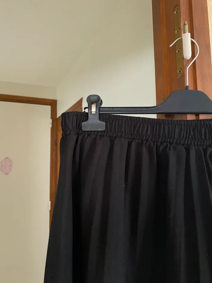 Élégante jupe plissée noire Shein 2XL – Confort & style assuré ! 🖤 - photo numéro 5