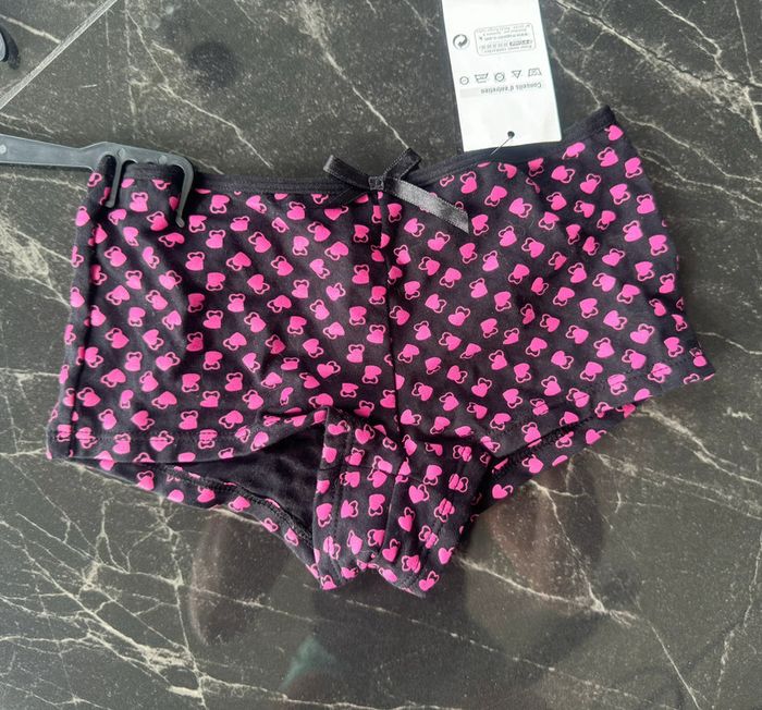 Boxer fille neuf 6/8 ans
