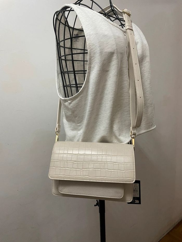 Valeur neuve 75€ sac à bandoulière galerie lafayette effet croco - photo numéro 10