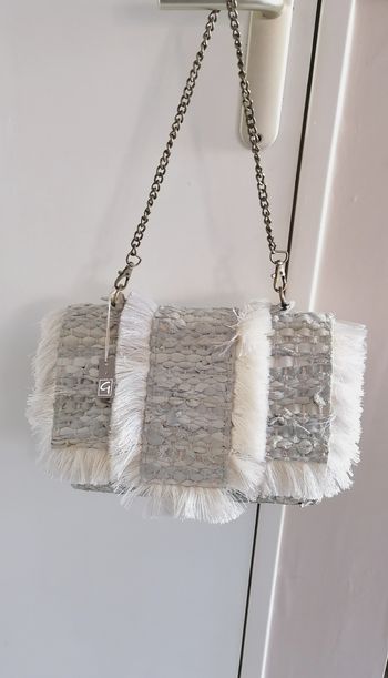 Sac à main cuir tressé Diaperis gris et blanc chaîne bandoulière. Neuf. Bradé. 