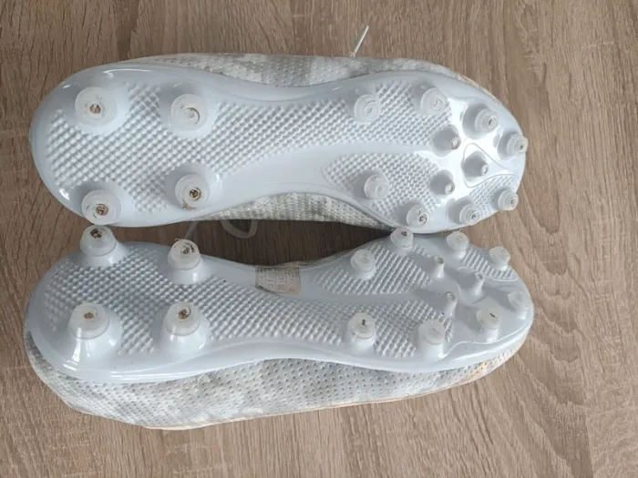 Chaussure de foot- 41 - photo numéro 4
