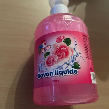 1 savon main liquide rose neuf