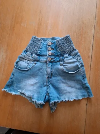 Short jeans