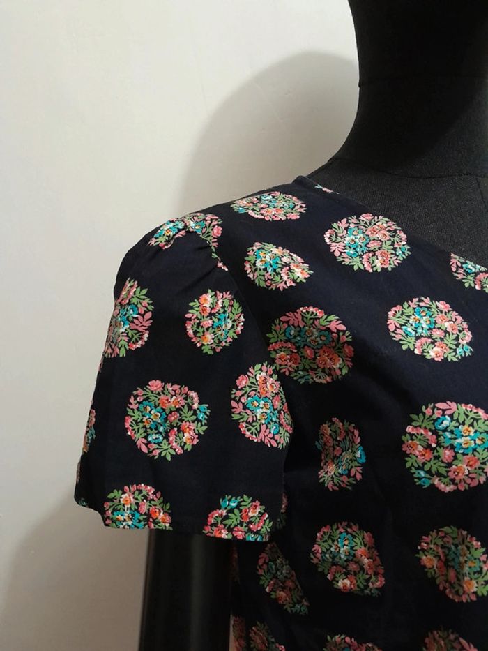 Blouse noir et fleurie manches bouffante taille m - photo numéro 7