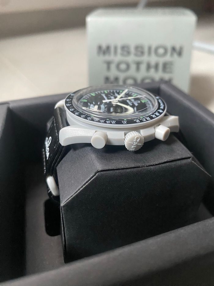 Montre Omega x Swatch Mission To The Moon - photo numéro 2