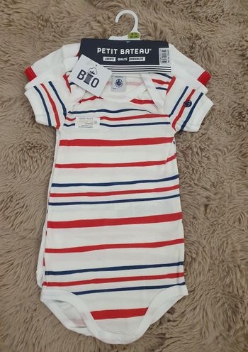 Lot de 3 bodies manches courtes 18mois petit bateau 