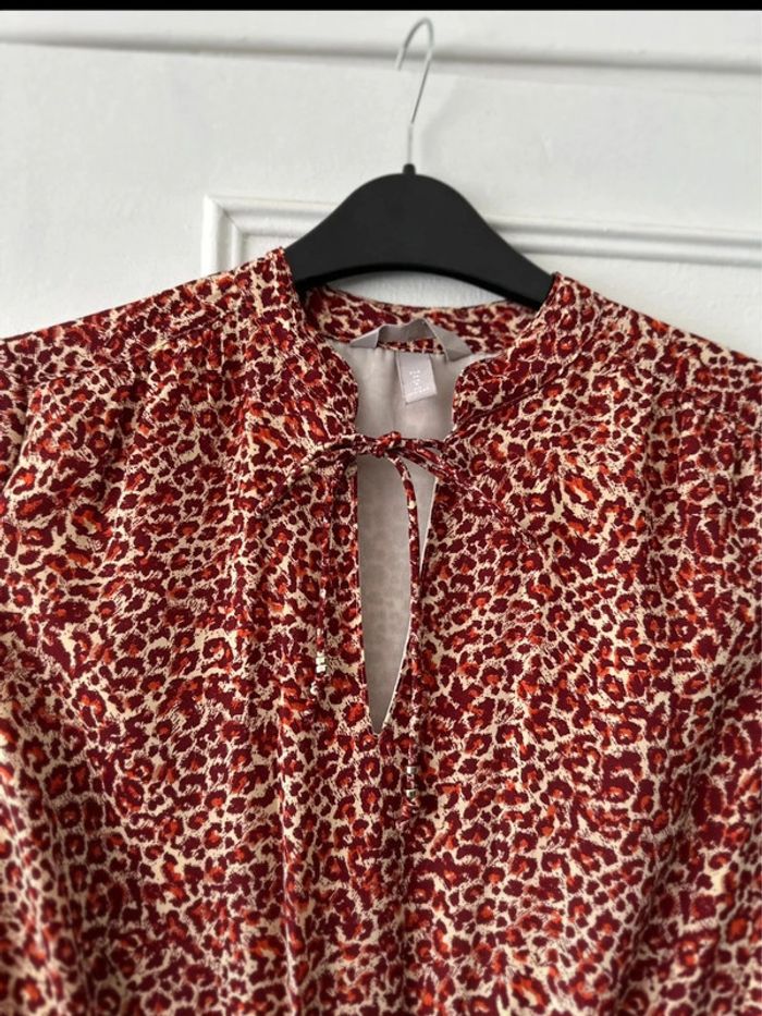Robe courte manches longues léopard bordeaux beige taille 36 H&M - photo numéro 2
