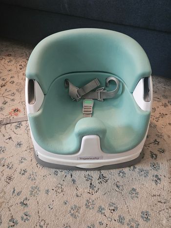 Rehausseur de chaise pour bébé