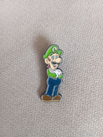 Pin's super Mario Bros Luigi 