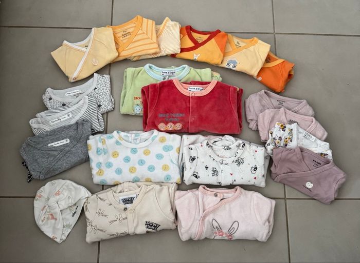Lot vêtement bébé fille - taille 0 mois