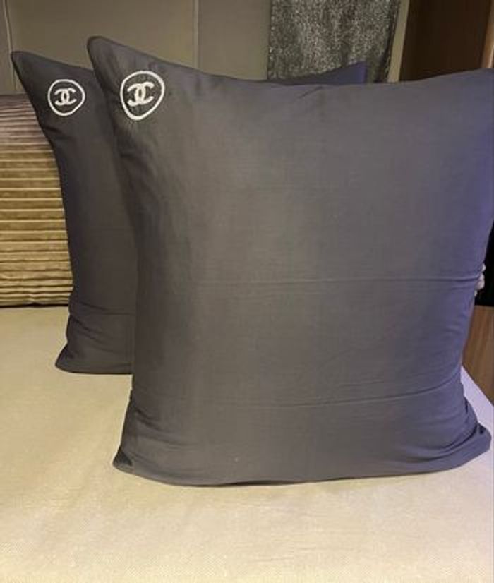 Taie d'oreiller brodé - photo numéro 2