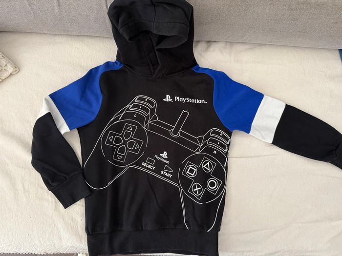 Sweat PlayStation + cache cou