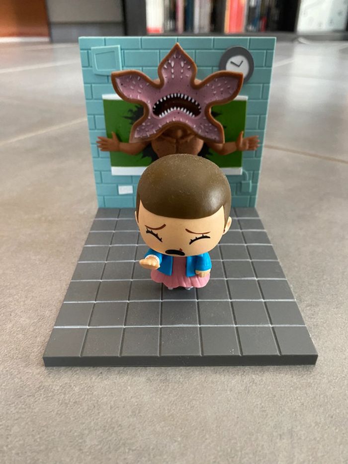 Figurine stranger thing