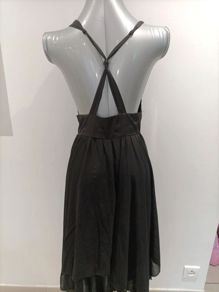 Robe dos nu 👗 - photo numéro 3
